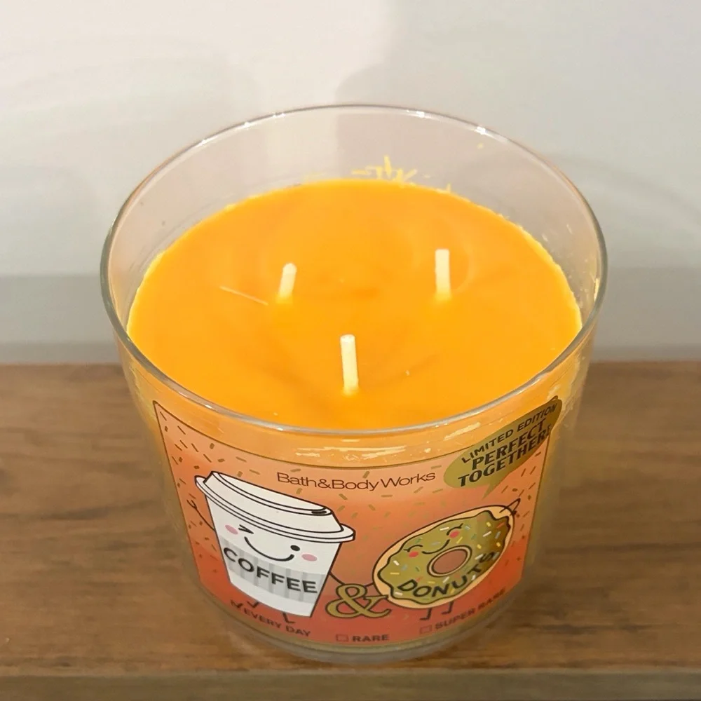 Bath & Body Works Coffee & Donuts Candle - Picture 2 of 3